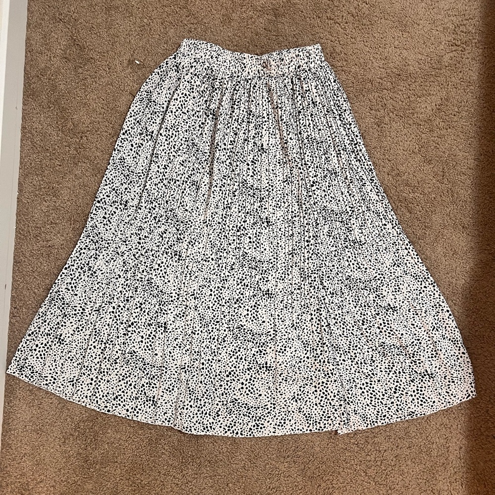Poka dot skirt